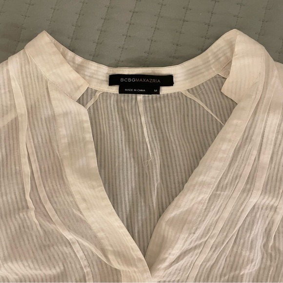 BCBGMAXAZRIA Women’s Short Sleeve Cotton Button Up Top - Picture 12 of 14